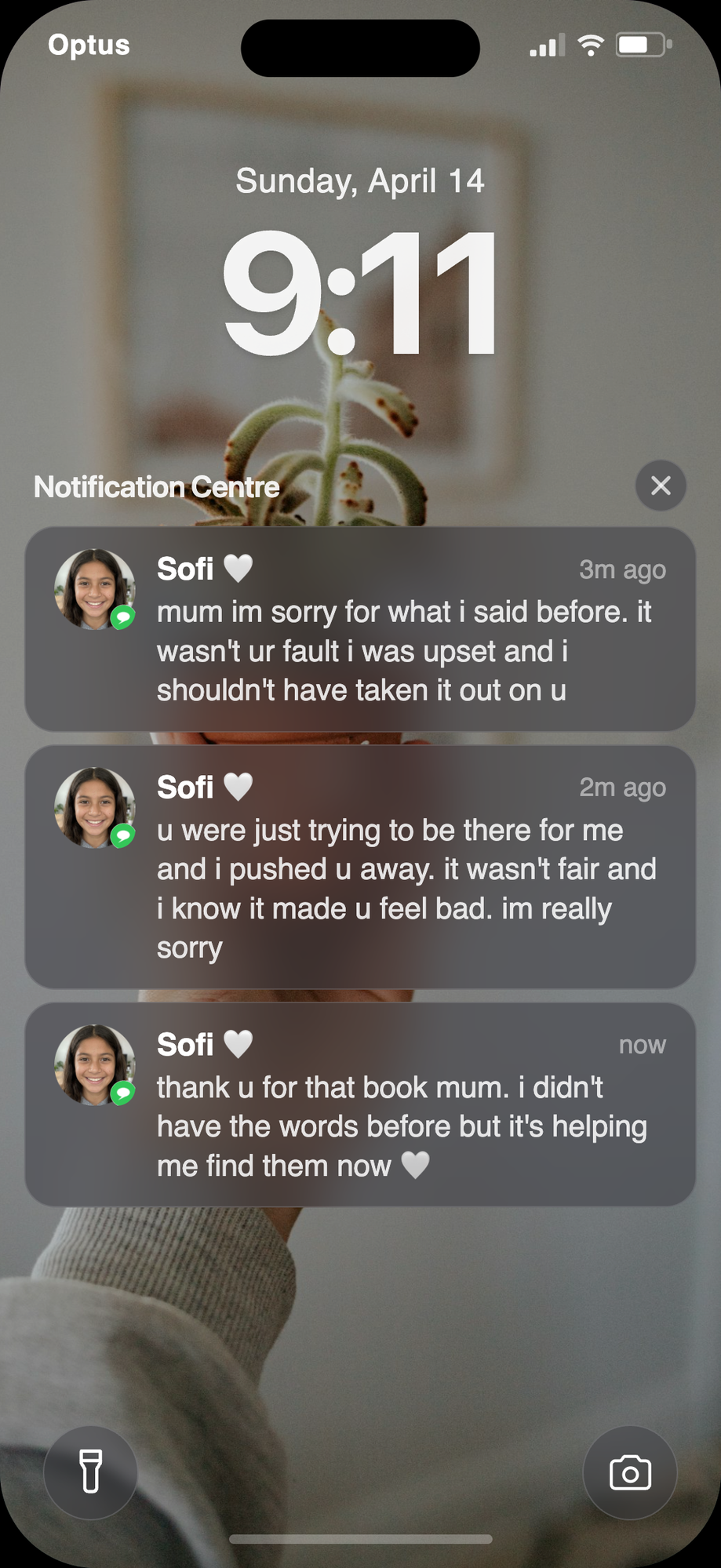 A child texting mum to apologise after an argument